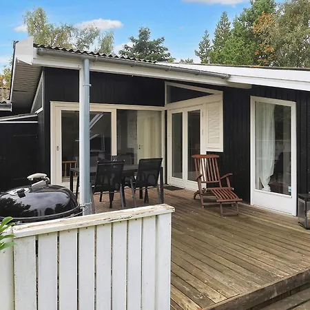 Casa vacanze 8 Person In Vaeggerlose-by Traum Bøtø By